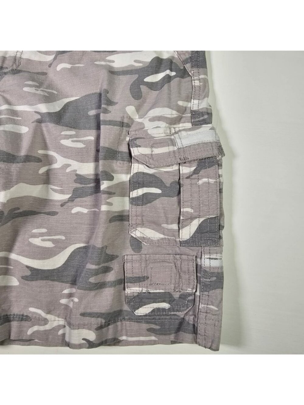 Airwalk Cargo Shorts Men's Size 34x10" Gray Camoflage Y2K Skater - Picture 7 of 11